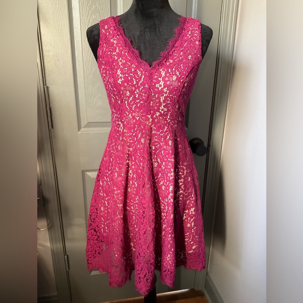 Soprano small fully lined burgundy lace dress - Picture 1 of 5
